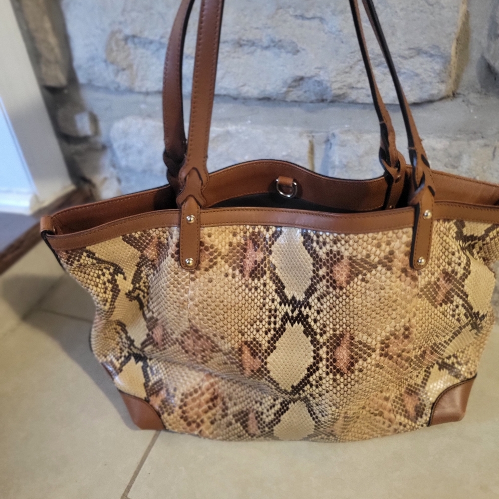 Gucci Beige/Brown Python Bag With Leather Tote - image 6